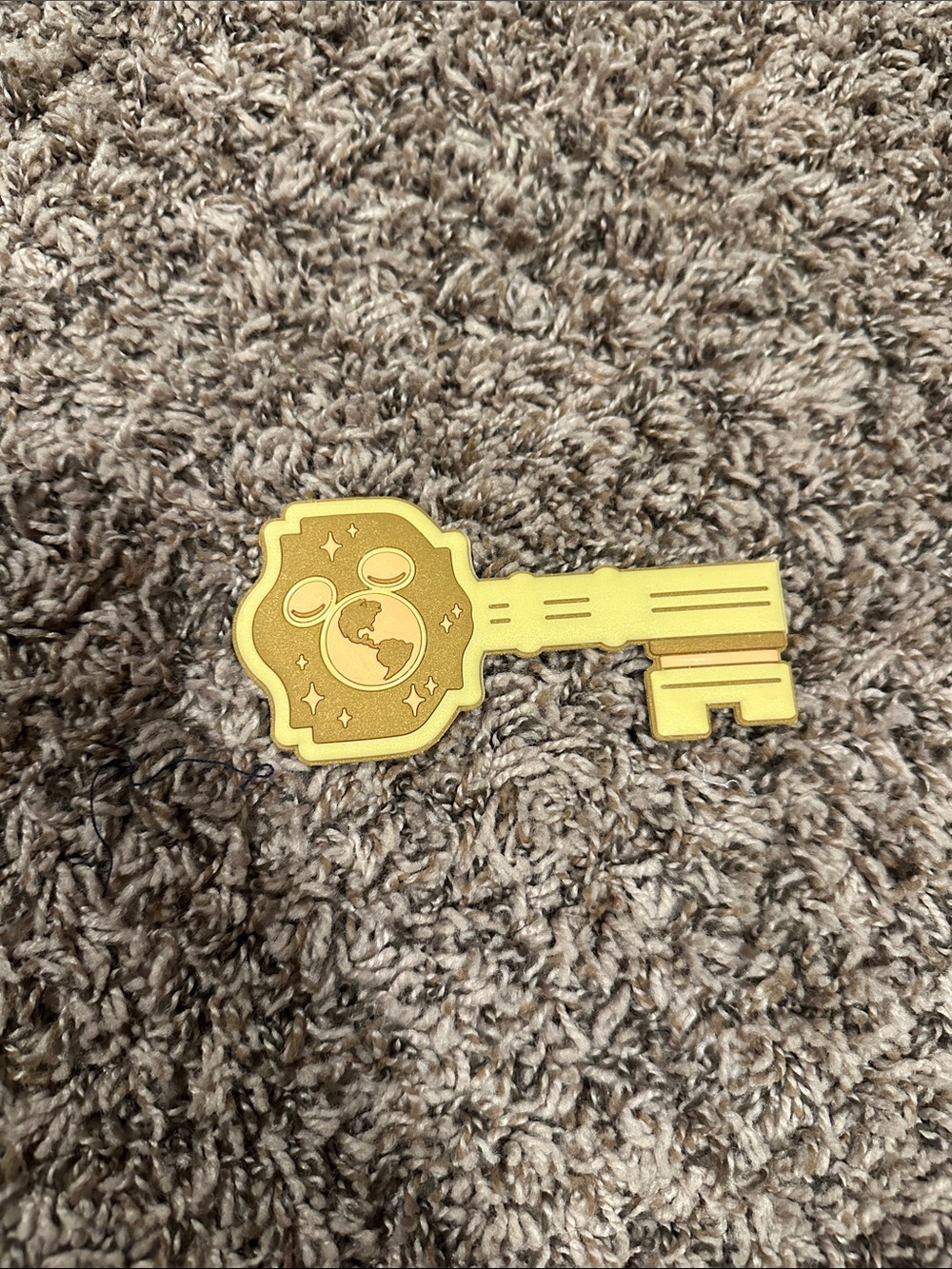 Disney Gold and Yellow Mickey Globe Key Pin